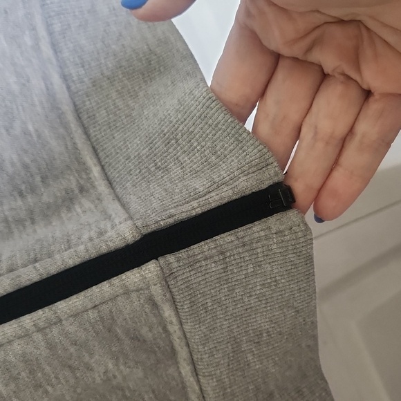 Pennington's Additionelle Women's  Plus Size Athletics Zip Up Hoodie - Size 2x - Picture 7 of 11